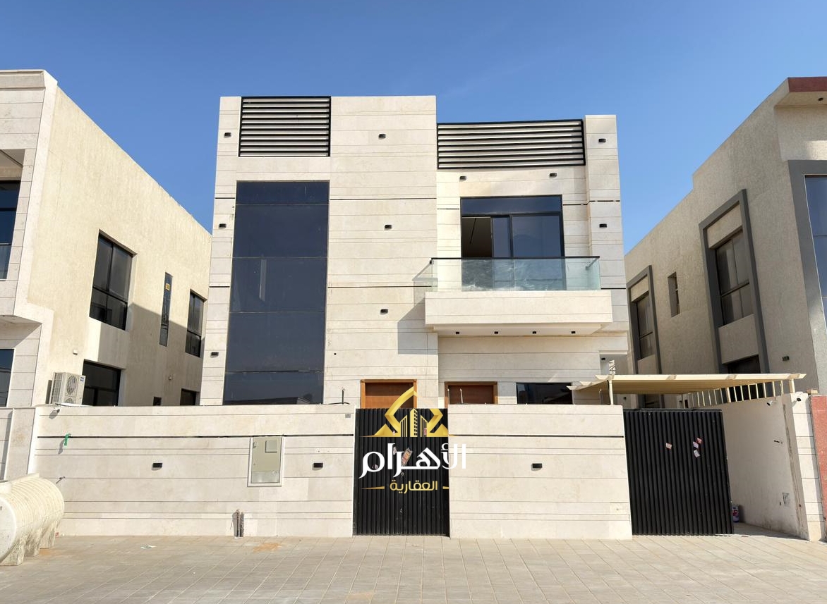 **Luxury Villa in Al Zahya – Ajman** Ready for immediate occupancy with high-end finishes and spacious interiors. **Freehold ownership for all nat