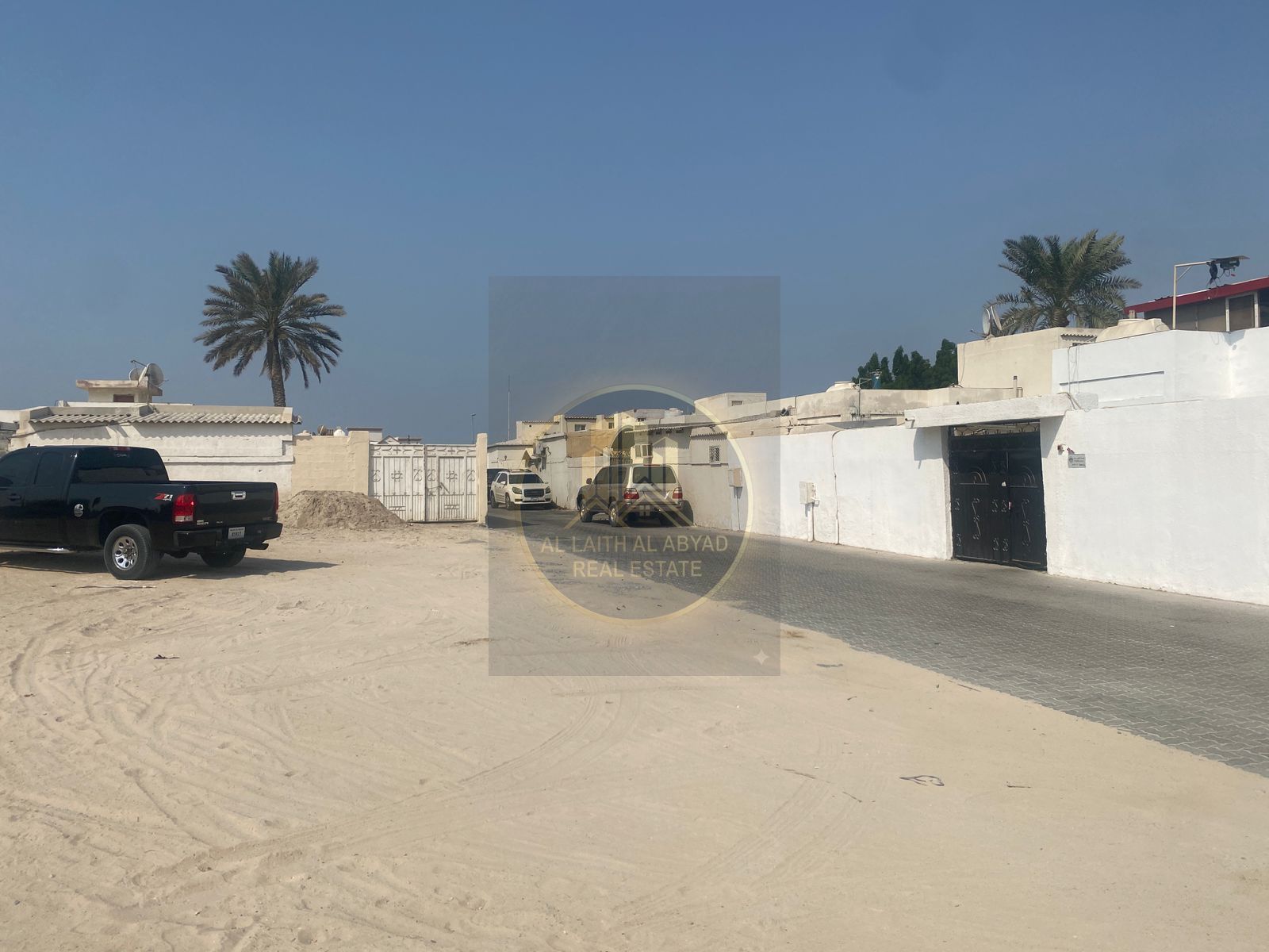 For Sale – House in Al Ramla, Sharjah A great opportunity for living or investment in a quiet and prime location.