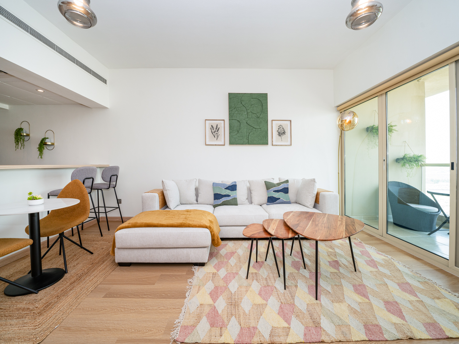 SPACIOUS GREENS 1BR AVAILABLE NOW