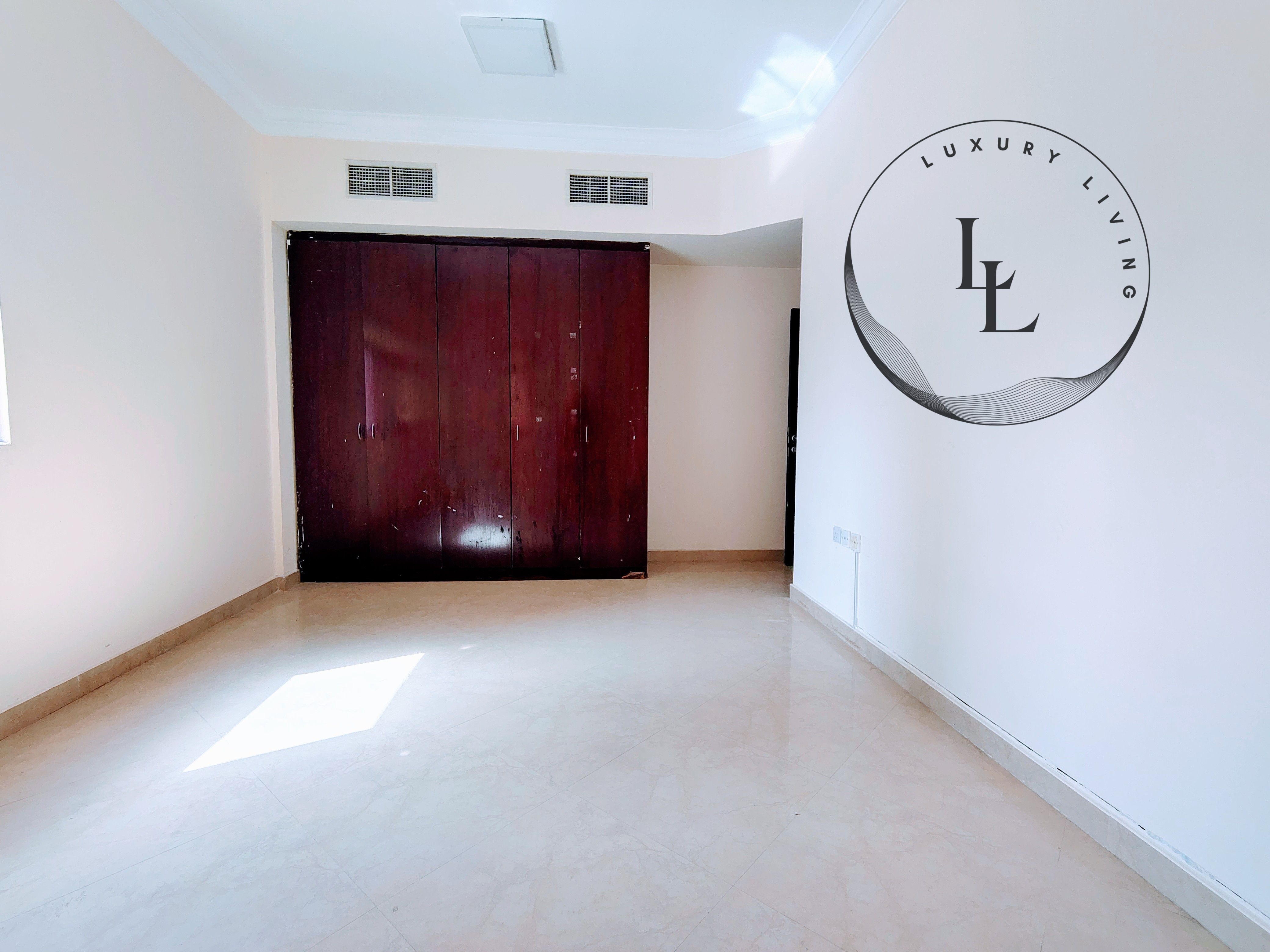 Lavish 2bhk apartment in 42k with free parking outside