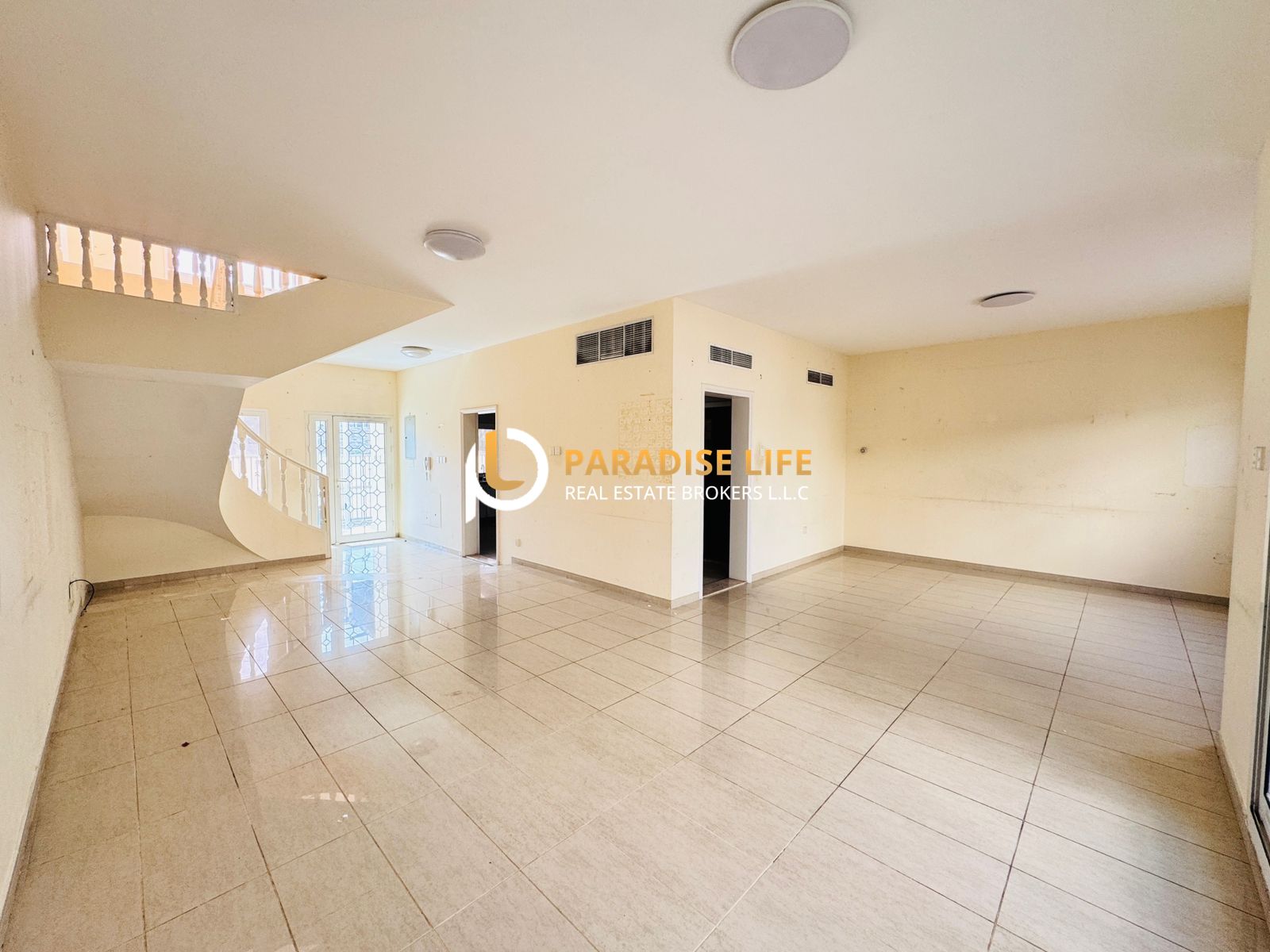 HOT DEAL 3 BEDROOM PLUS MAIDS PVT ENTRANCE SHARED POOL READY TO MOVE IN