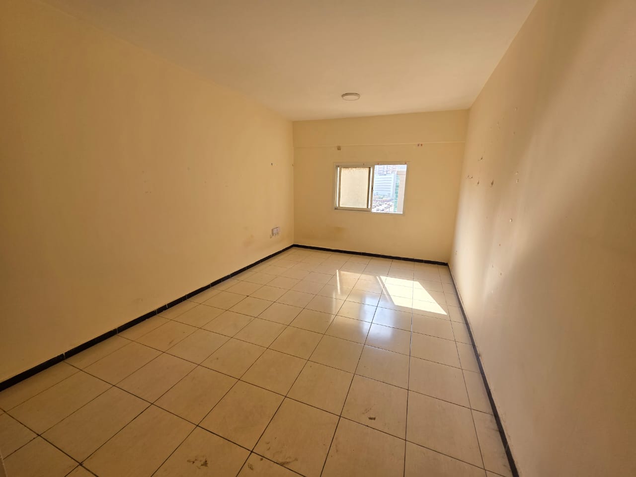 Clean, finished studio apartment for annual rent in Ajman - Al Rashidiya Close to Grand Mall and minutes from Ajman Corniche Clean finish Very spaci