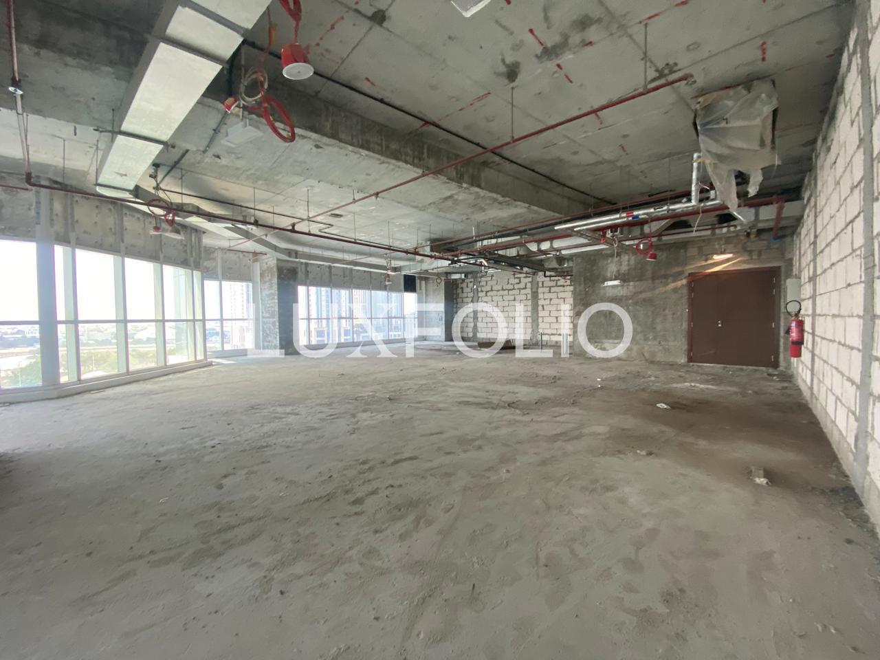 Half Floor | Canal Views | 8 Parkings