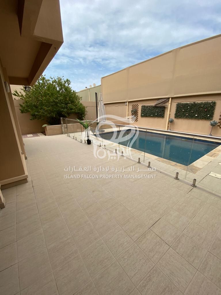 Single Row Corner Villa | Well-Maintained | Private Pool