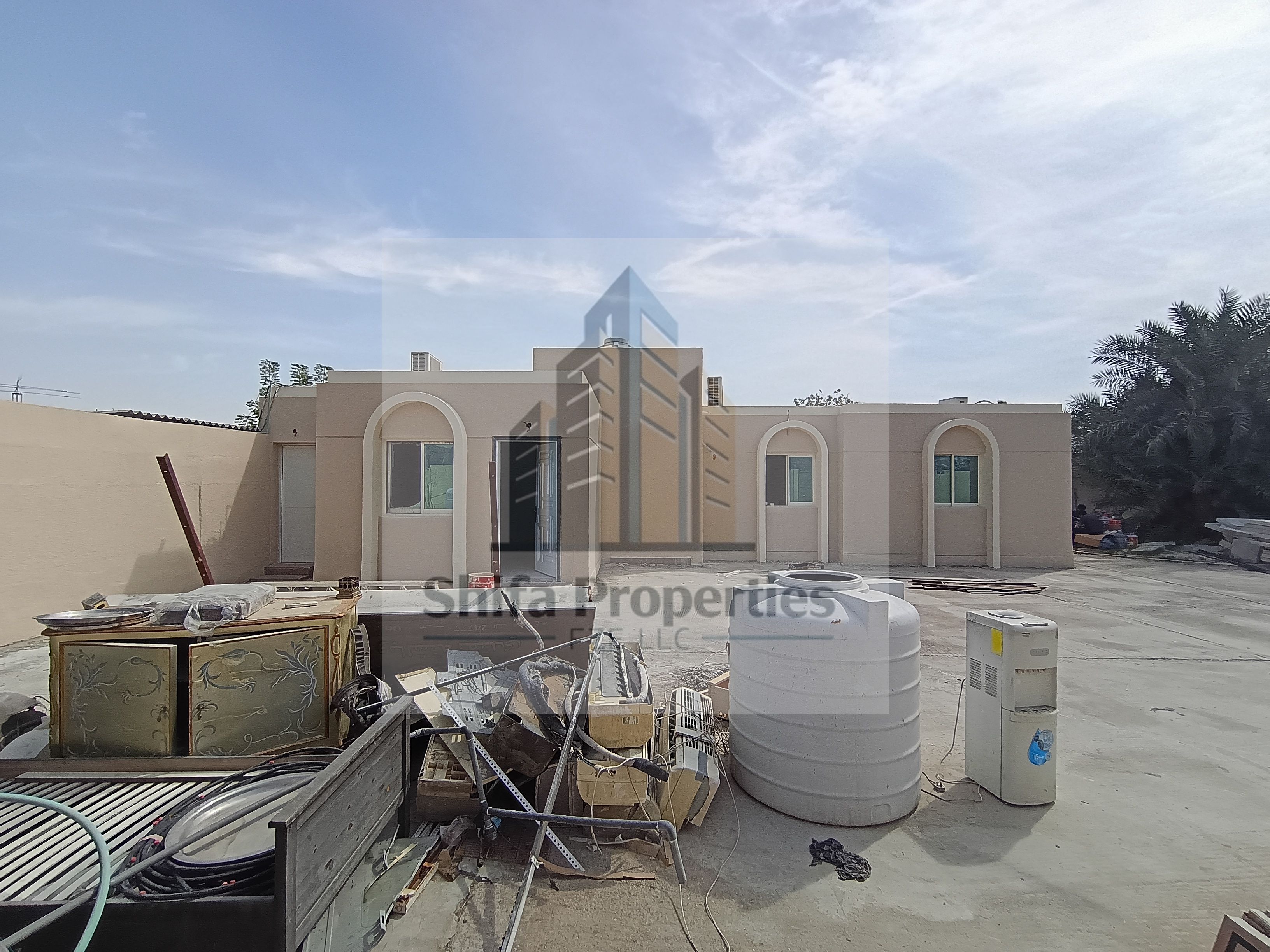 Lavish villa 6 badrooms only 130k in prime location