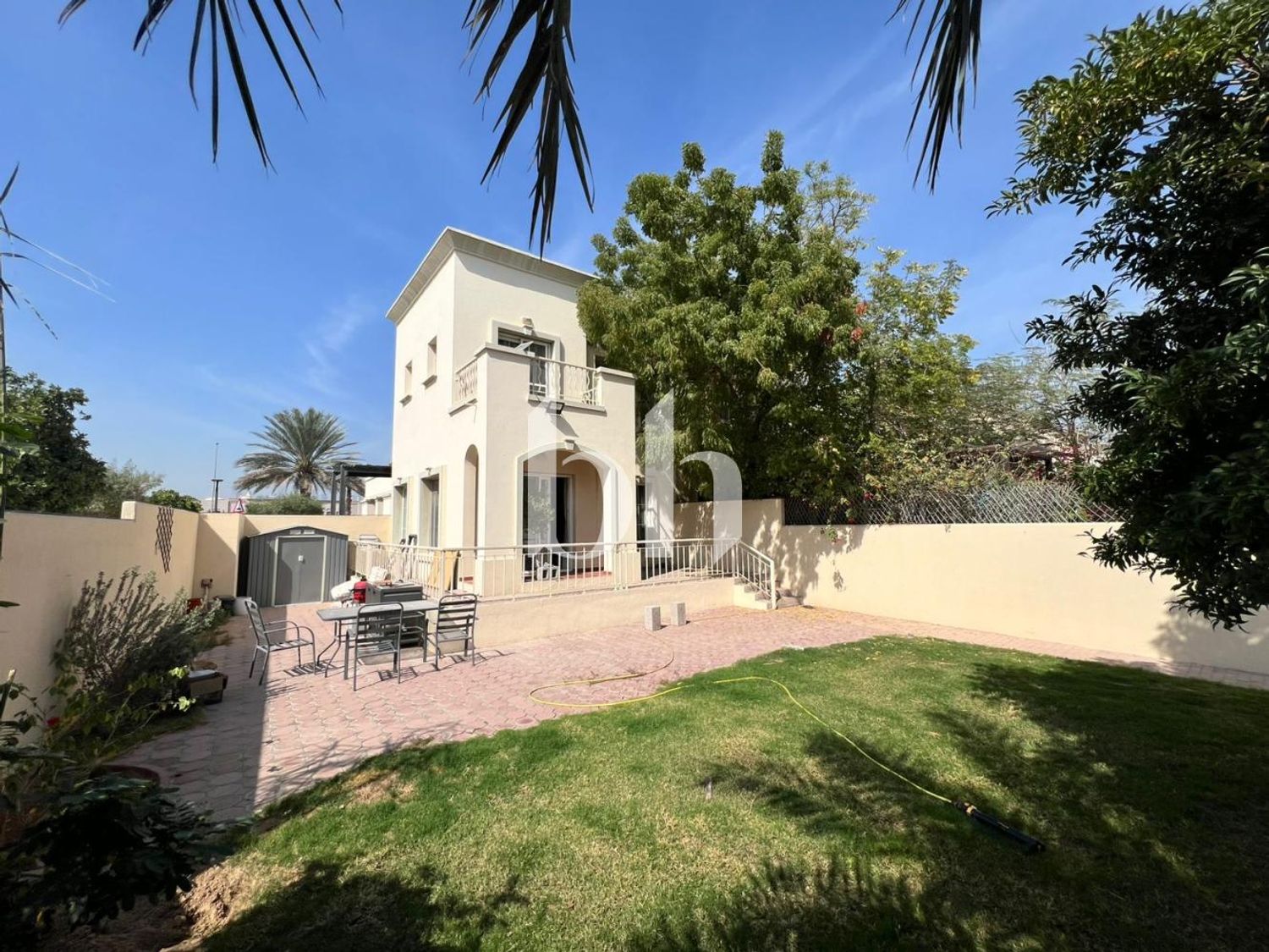 Large Plot | Corner Unit | White Goods Included