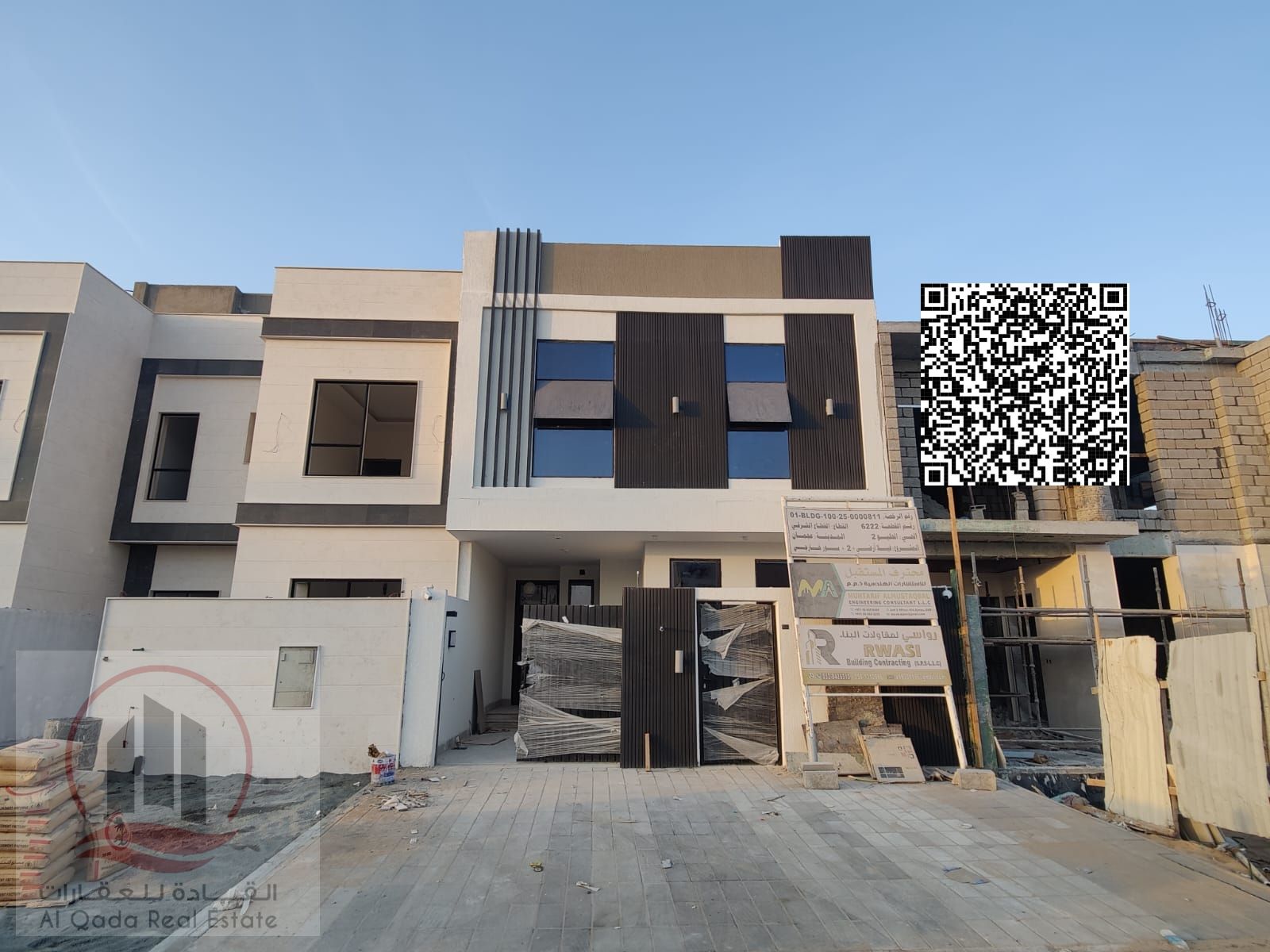 5 master bedroom townhouse villa for sale in Al-Haliyo 2
