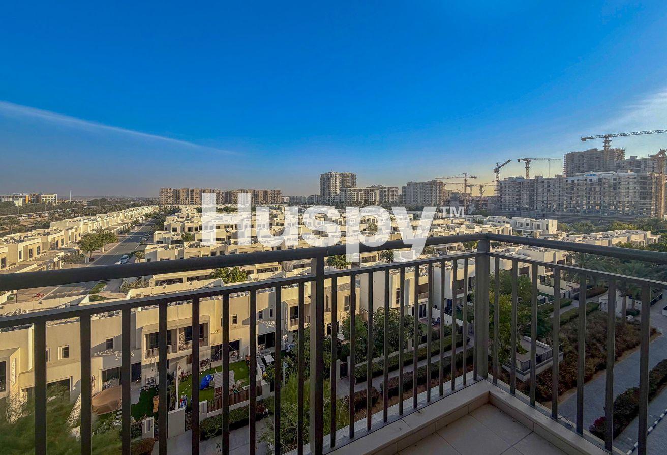 Vacant | Full Townhouse View | High Floor