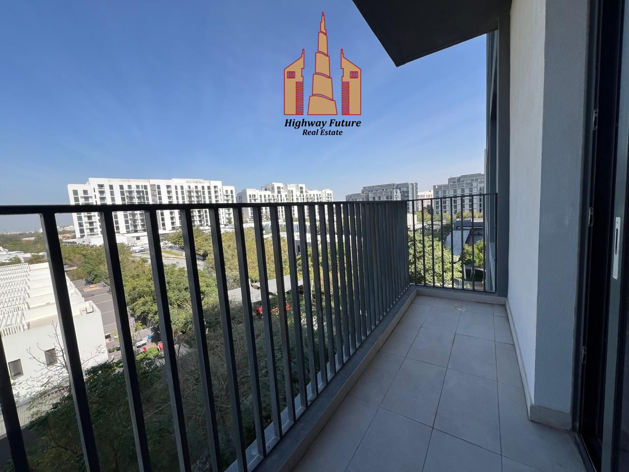 HOT OFFER || READY TO MOVE || SEMI CLOSE KITCHEN