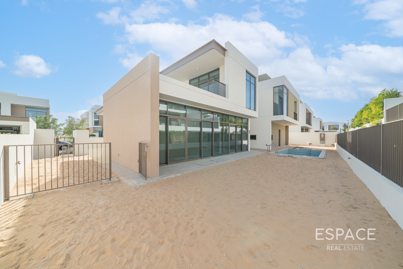Private Pool | Vacant | Spacious