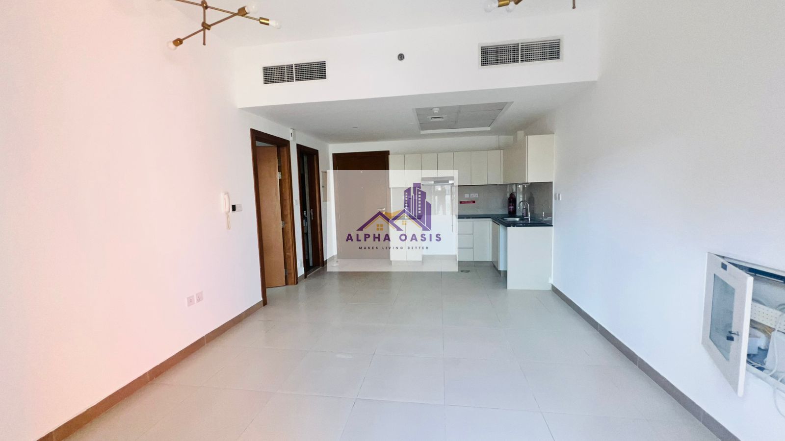MODREN & SPACIOUS | PRIME LOCATION | READY TO MOVE