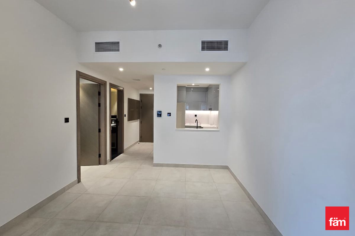 High Floor | Ready to Move in | Prime Location