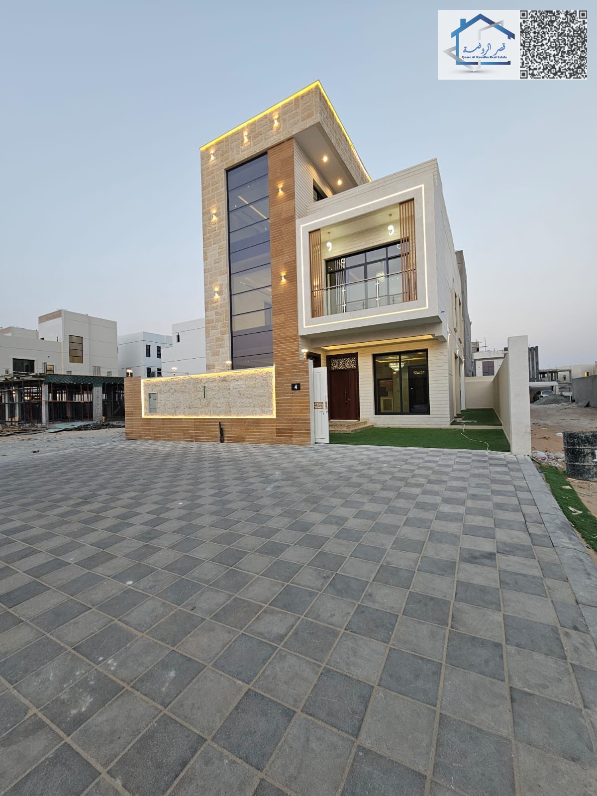 Luxury villa with ground floor, first floor, and roof (ready to move in) with an elegant interior design, registration fees included.