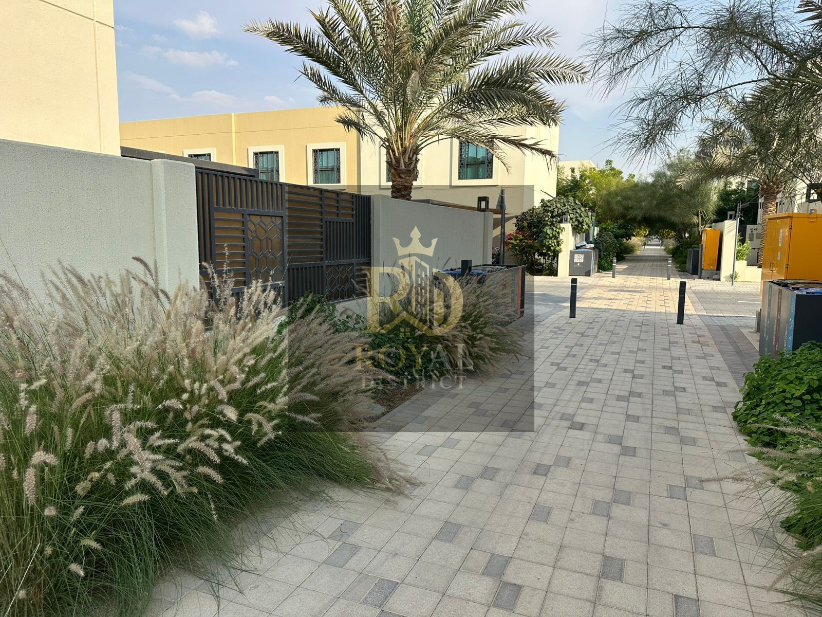 3BR Townhouse + Maid’s & Majlis | Luxury finishes | Spacious rooms | Freehold | Solar energy system in a premium sustainable community.