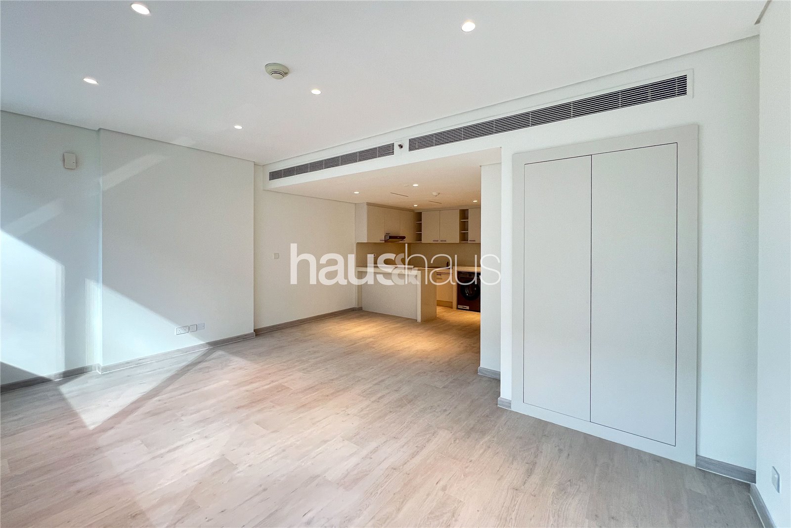 Upgraded Interior| High Floor| Bright| Pristine