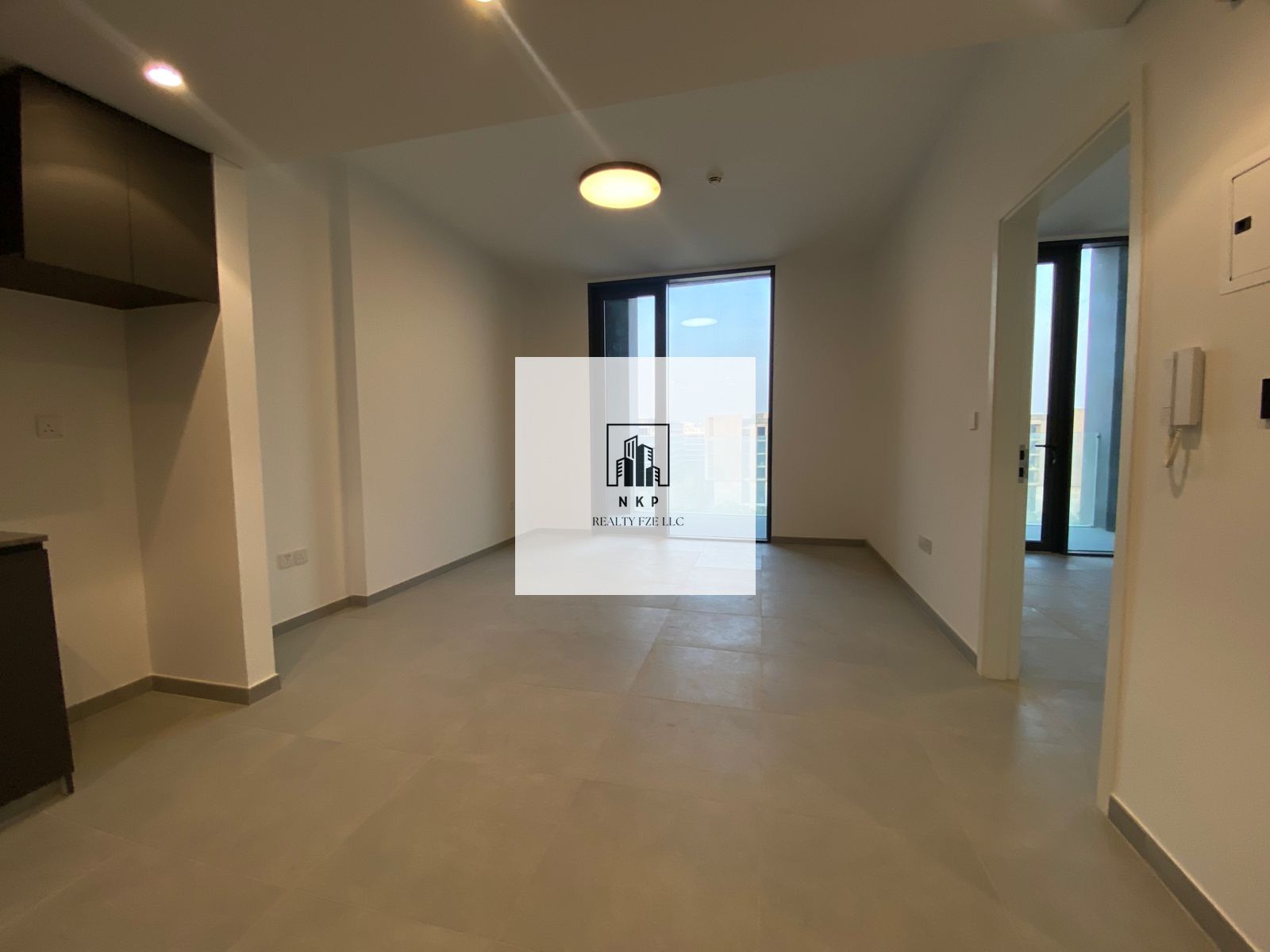 Specious luxury apartment for rent