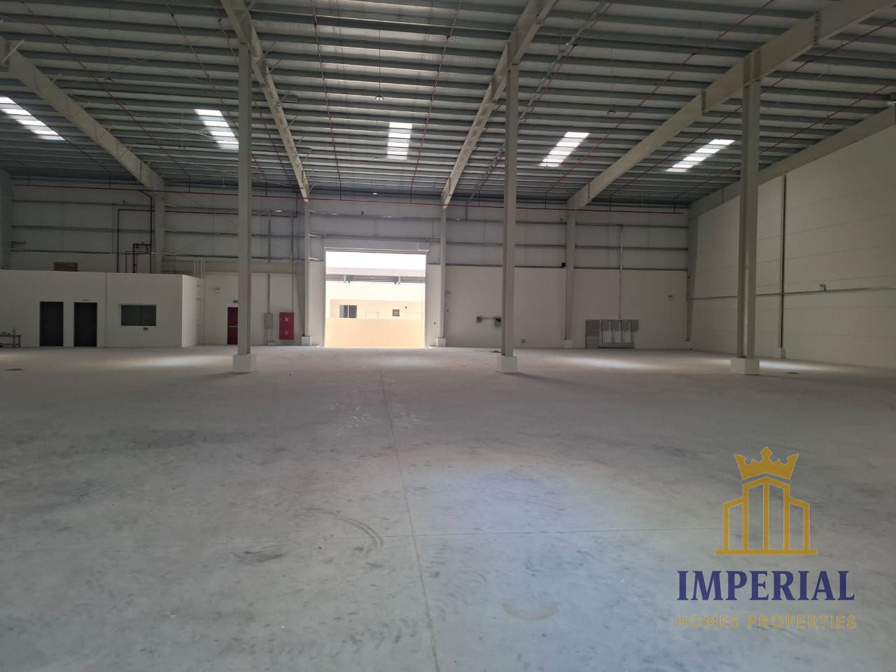 Warehouse 16245 sq ft with 157.92 kW electricity