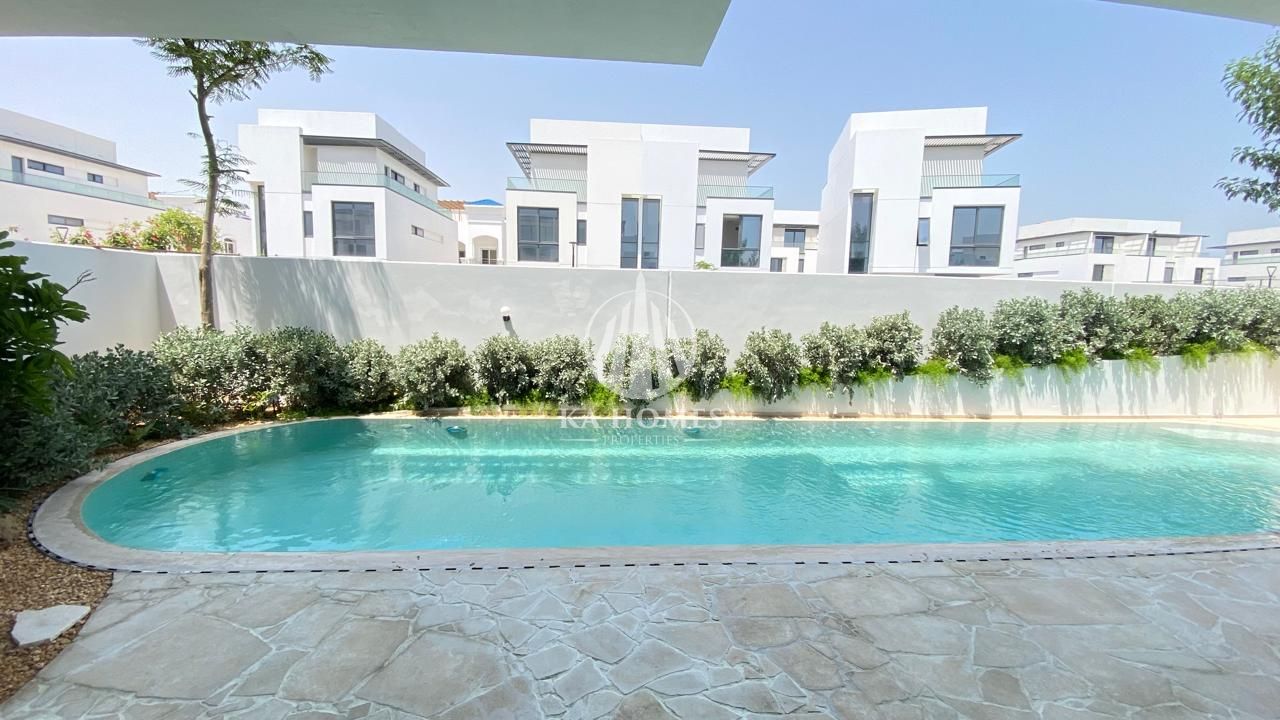 A Golden Waterfront Investment Opportunity – 4% Discount | Ready Villas – 4 Years Post-Handover Plan | 4 Years Free Service Charges