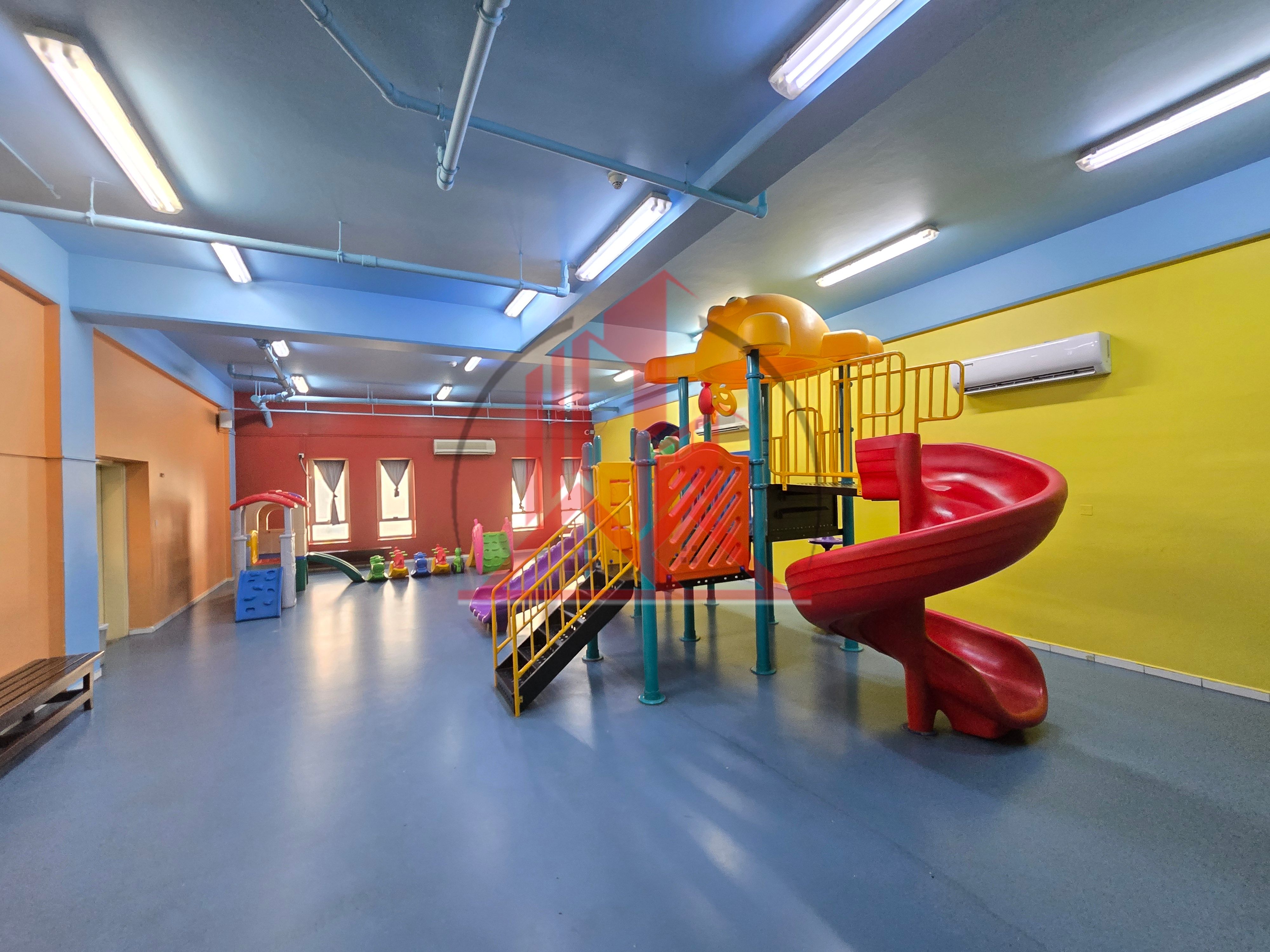 Spacipus 2bhk with kids & squash playi g area | Gym anf pool free