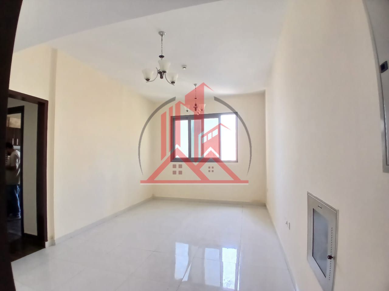 2bhk with master bedroom close kitchen balcony 3washrooms/family building/ parking