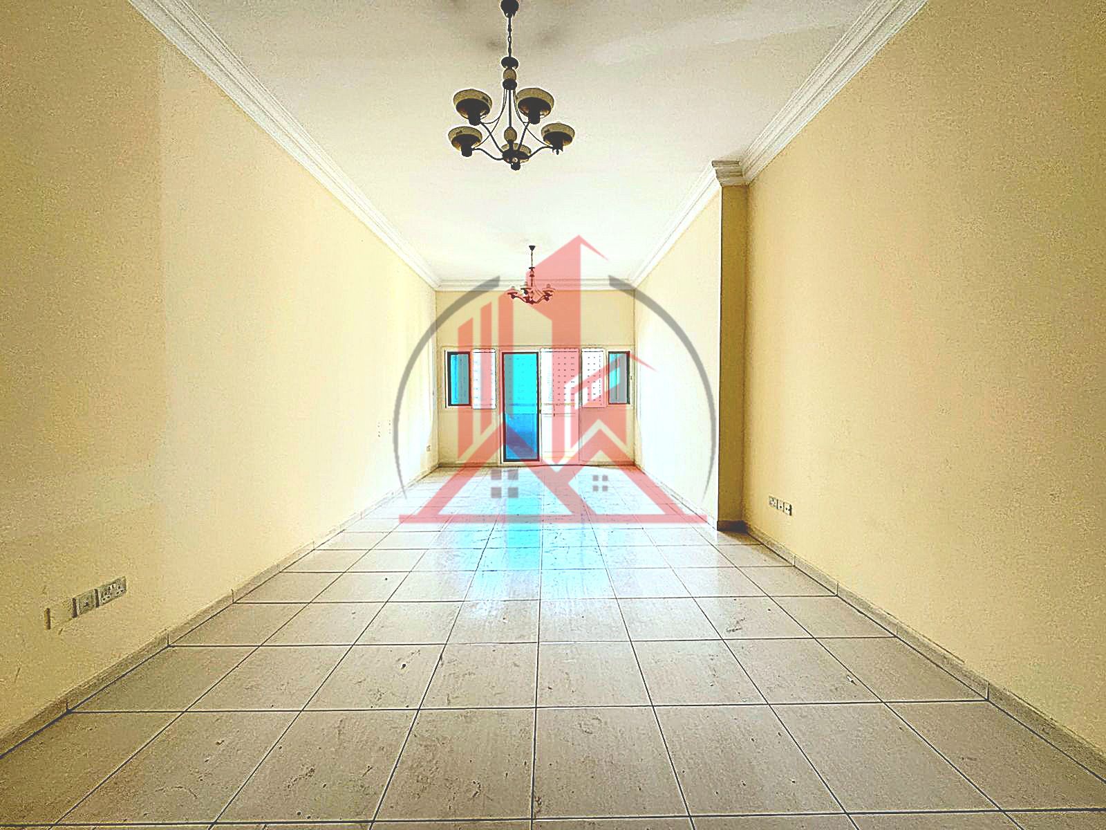 Spacious 2bhk available with 2 master bedrooms /family/opposite Sahara Center