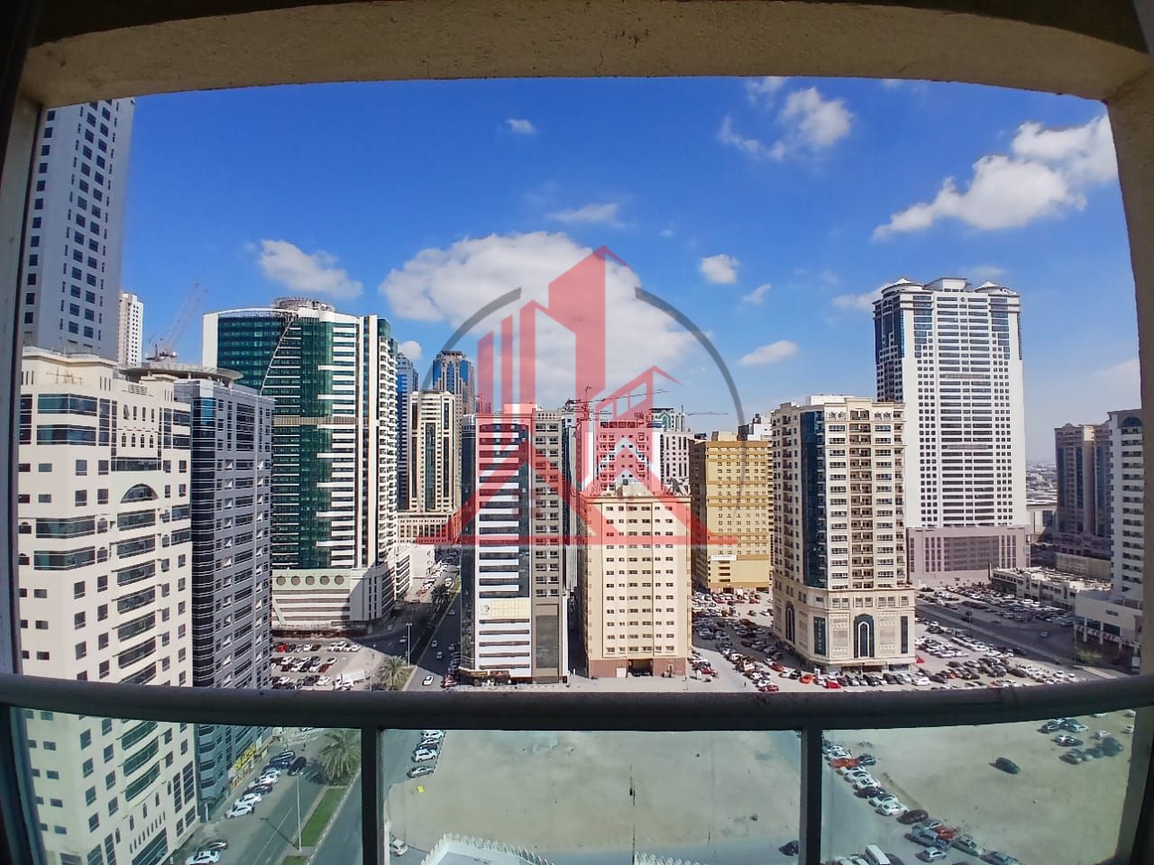 Spacious 2BHK / Gym Pool / For Family or Friendly