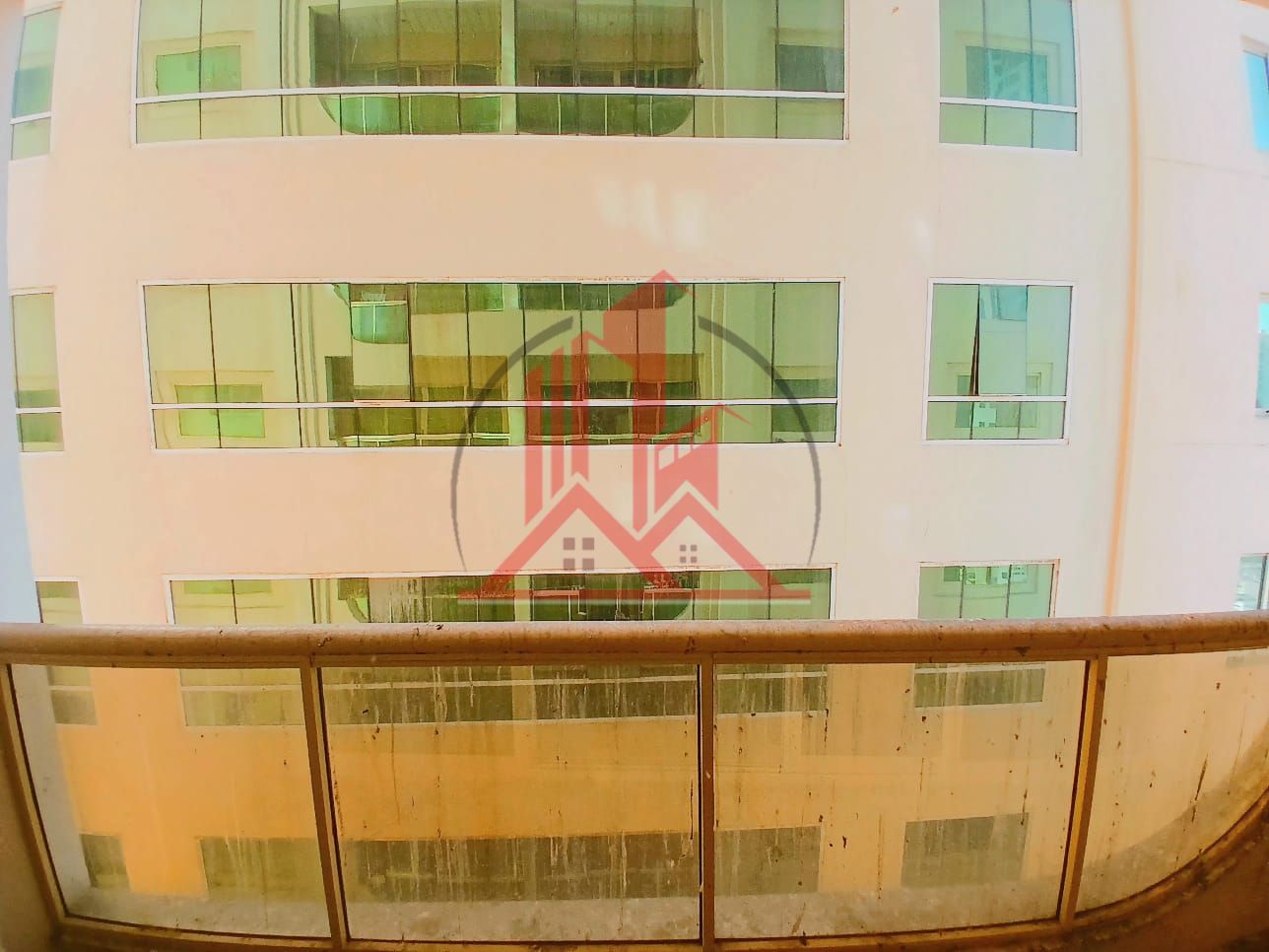 Spacious 3BHK Available Open view/ Balcony With Master Room Also Maid Room