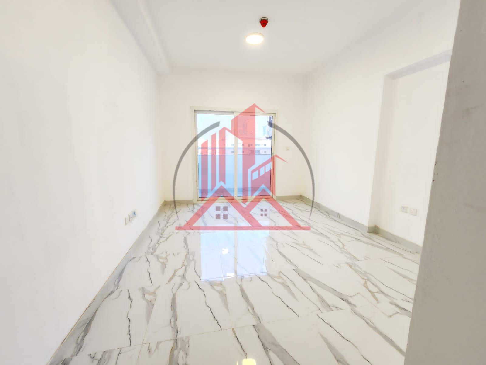 Brand new 1 bhk with balcony. Close Hall. Near sahara center