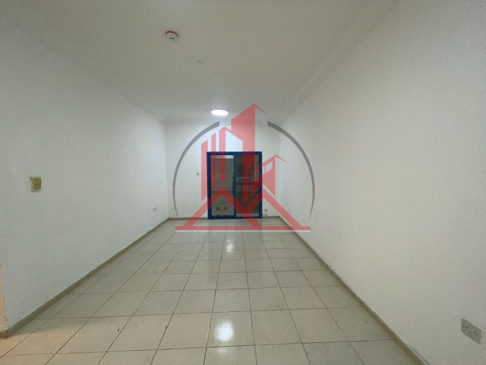 Luxury 1 bhk with balcony near to Sahara center with 6 cheque
