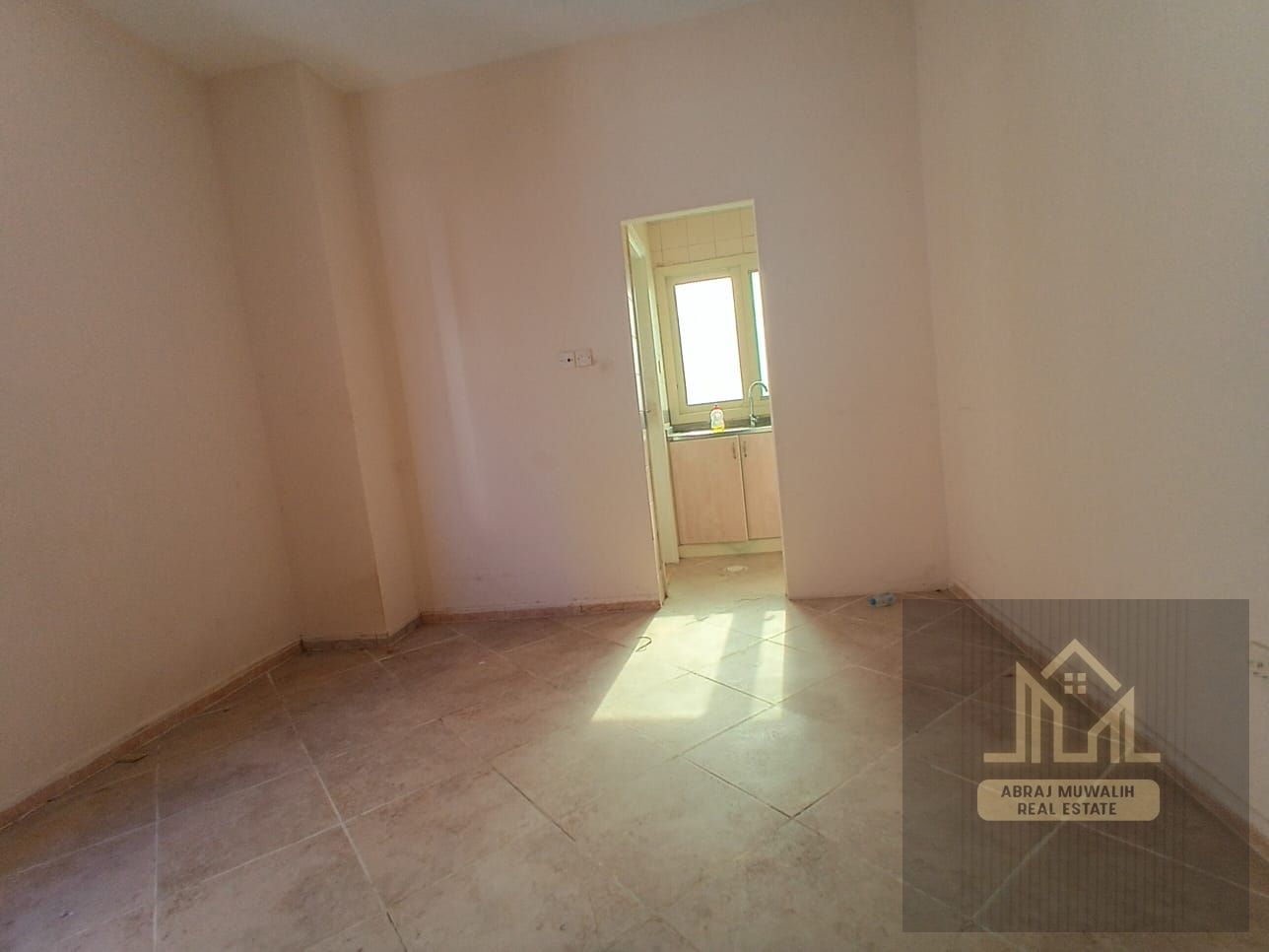 Ready to move apartment available prime location free parking