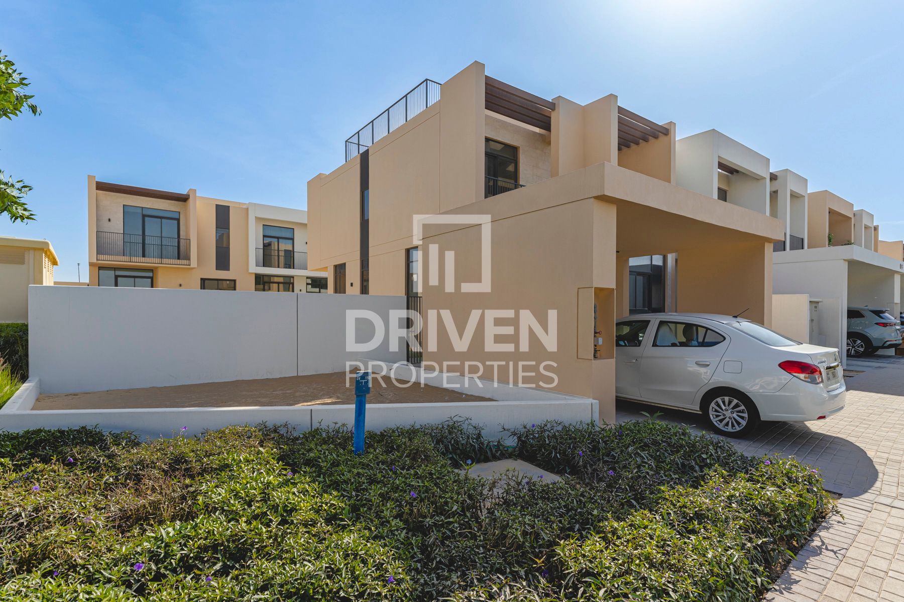 Corner Villa | Large Plot Area | Chiller Free