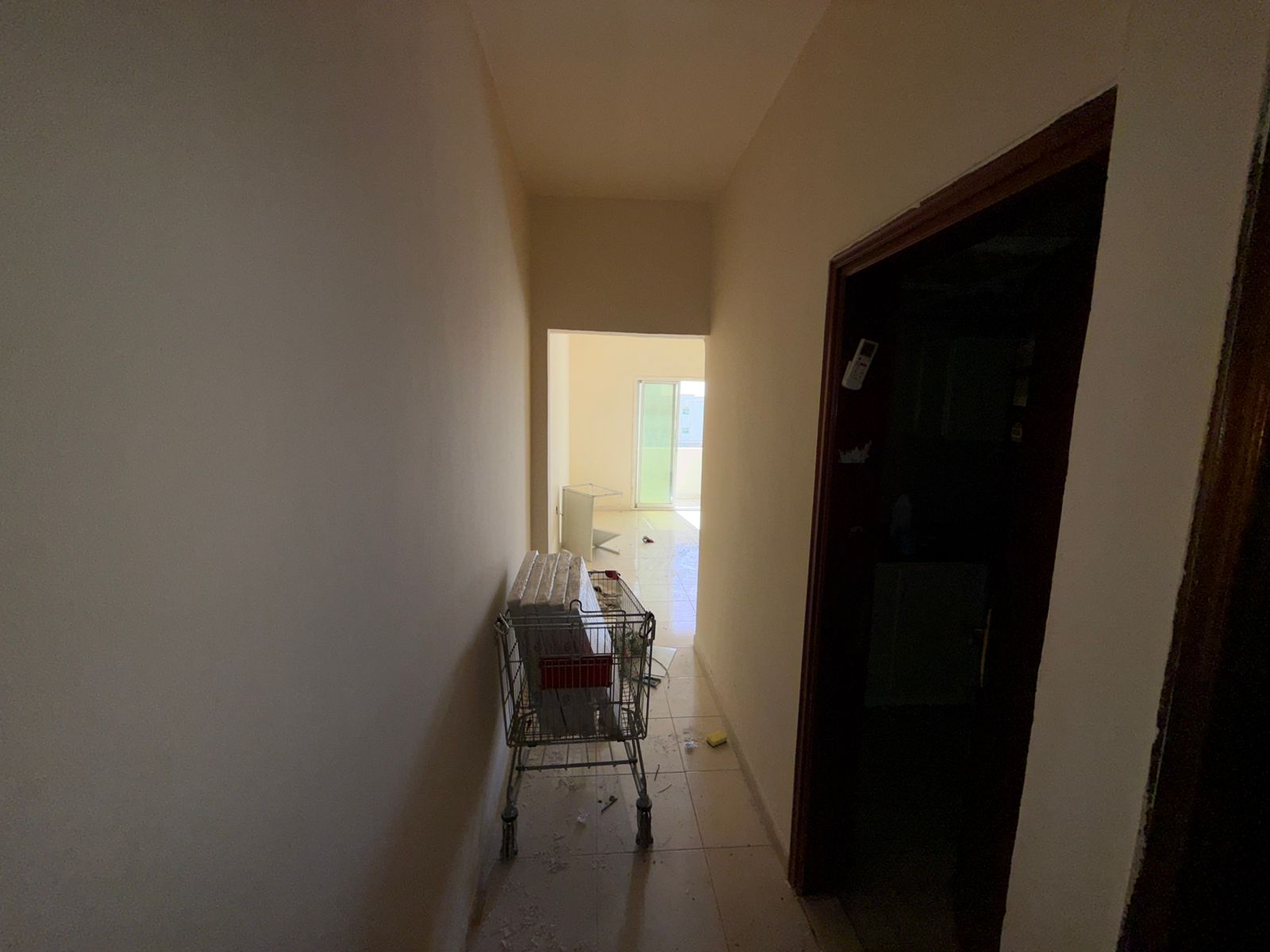 One-bedroom apartment for annual rent in Ajman - Al Rawda Prime location near Sheikh Ammar Street 2 balconies with excellent views Clean and ready t