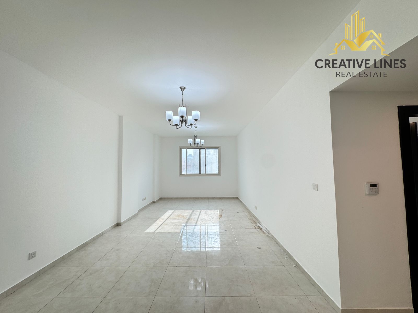 STYLISH STUDIO//BIG LAYOUT//READY TO MOVE