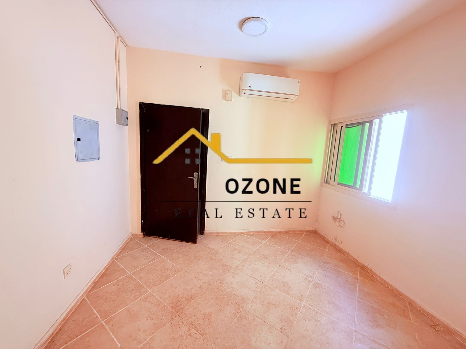 Luxurious / Hot Spacious Studio Available Prime location Ready to move