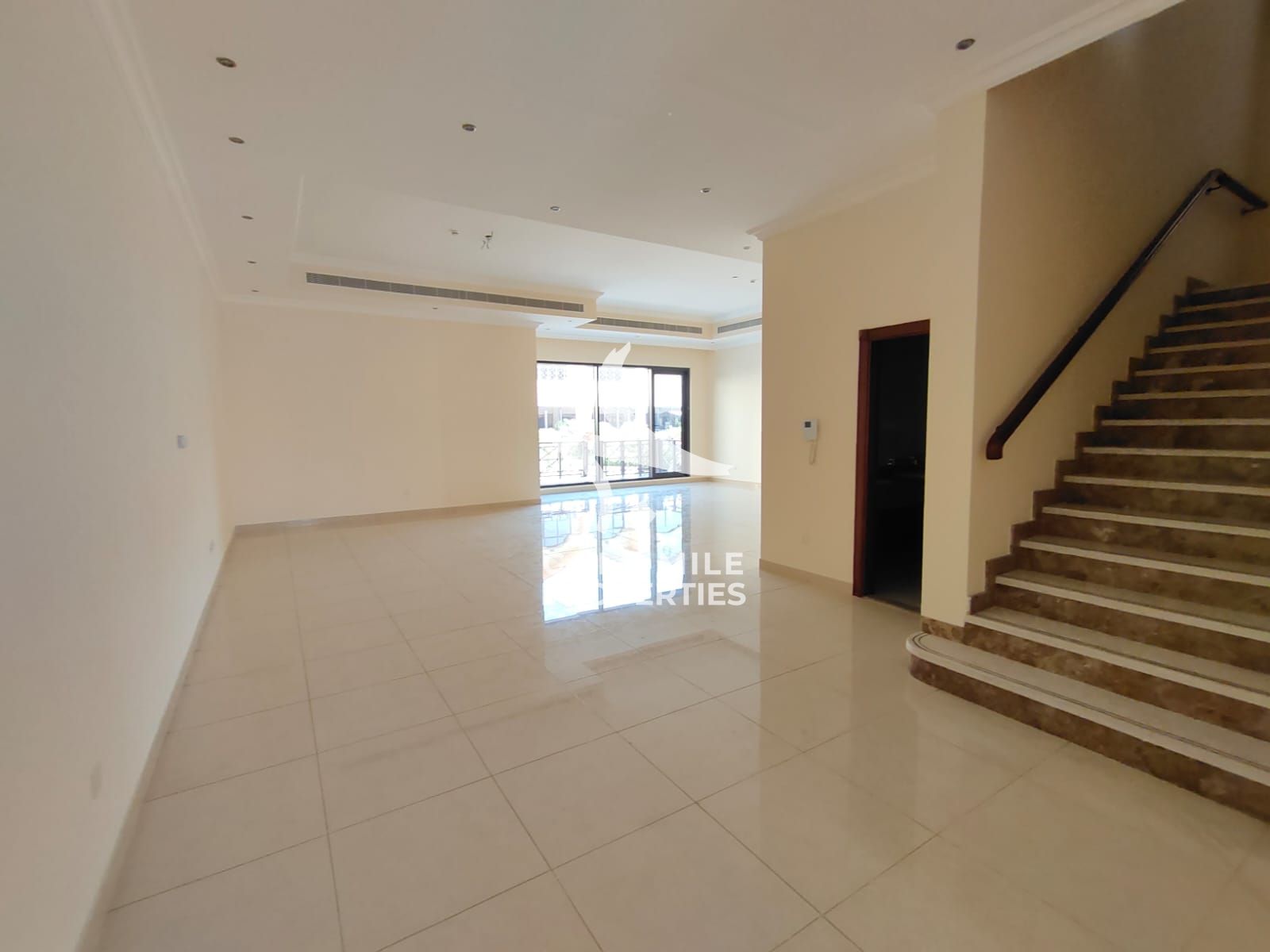 Huge 4 Beds Plus Maid villa || Premium Location || Swimming pool and GYM