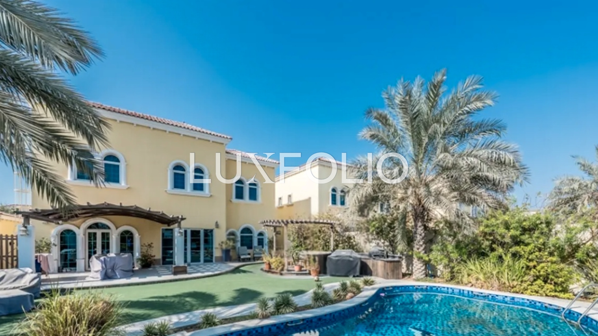 Luxury Living | Stunning Landscape Garden