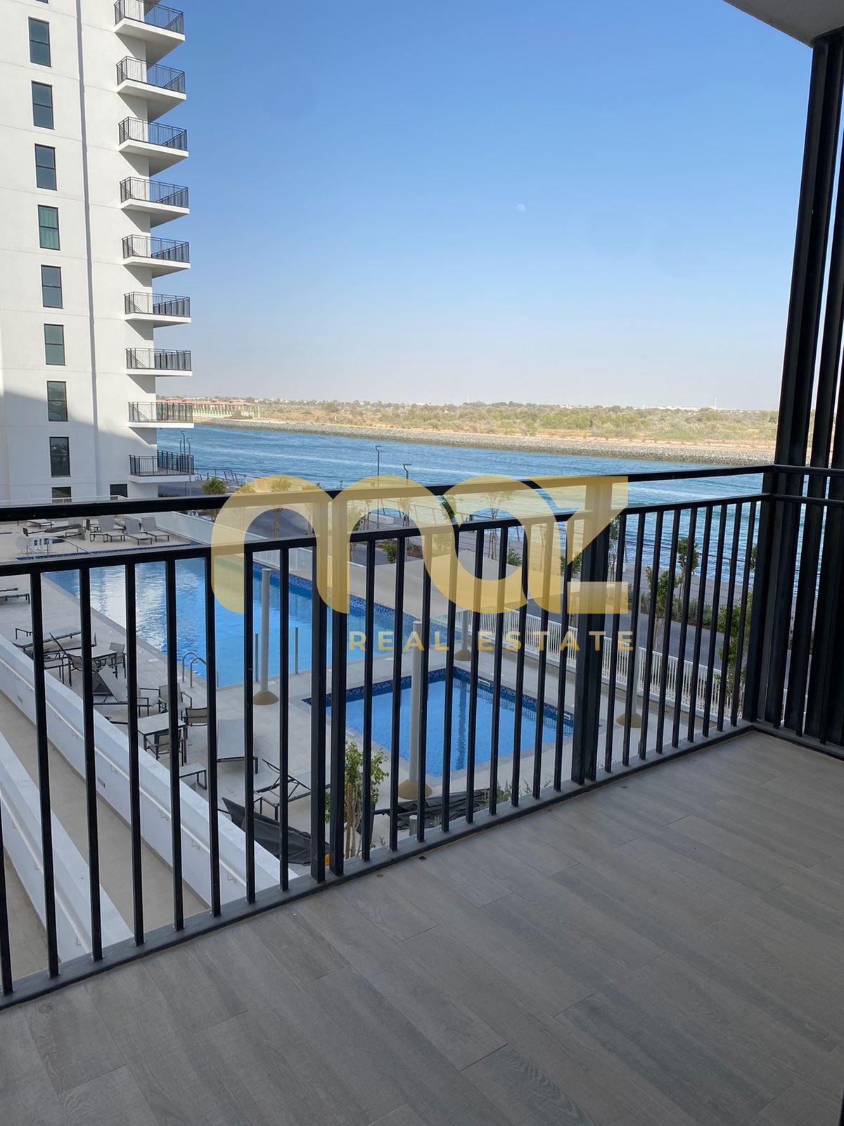 Amazing Canal View | Vacant | Book It Now !