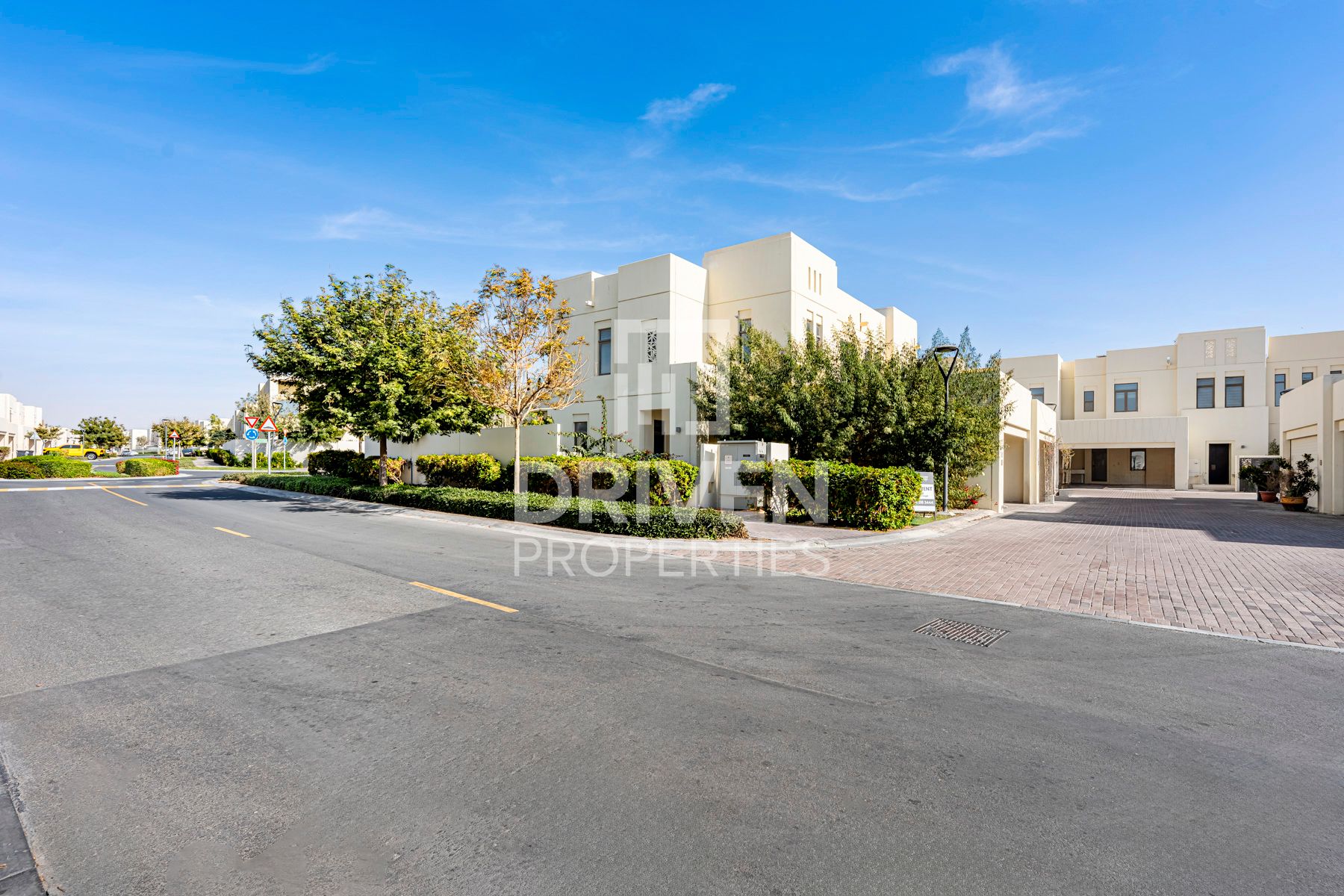 Spacious | Corner Townhouse | Quiet Community
