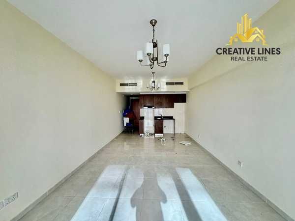 Spacious studio apartment yearly lease
