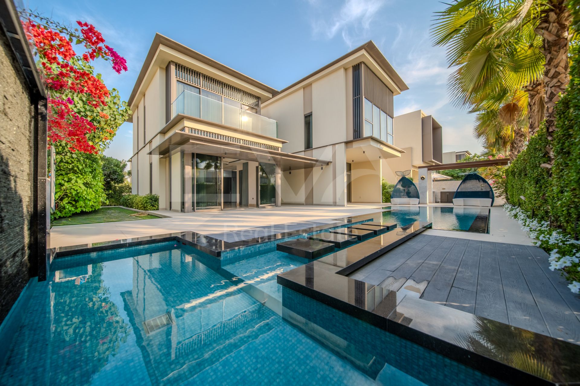 Private Pool | Vacant | Park View