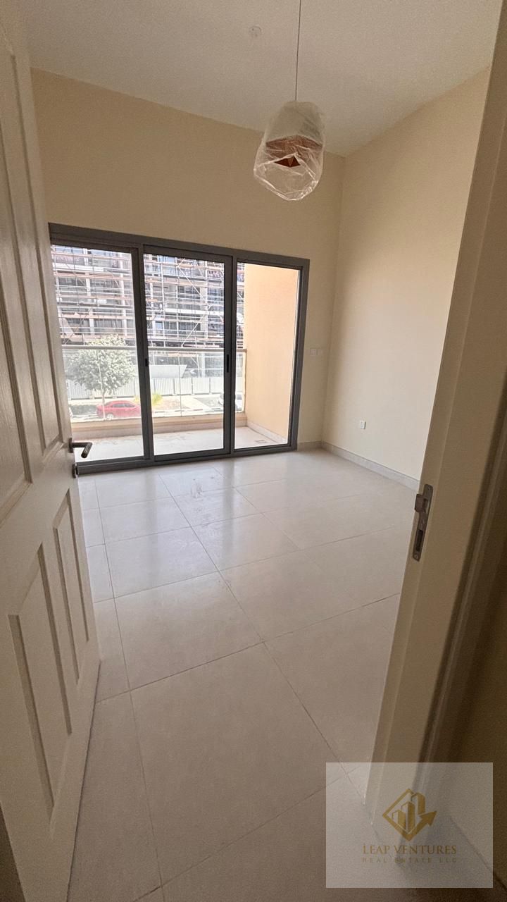 MODERN 1BR | PRISTINE CONDITION | STREET VIEW I READY TO MOVE IN