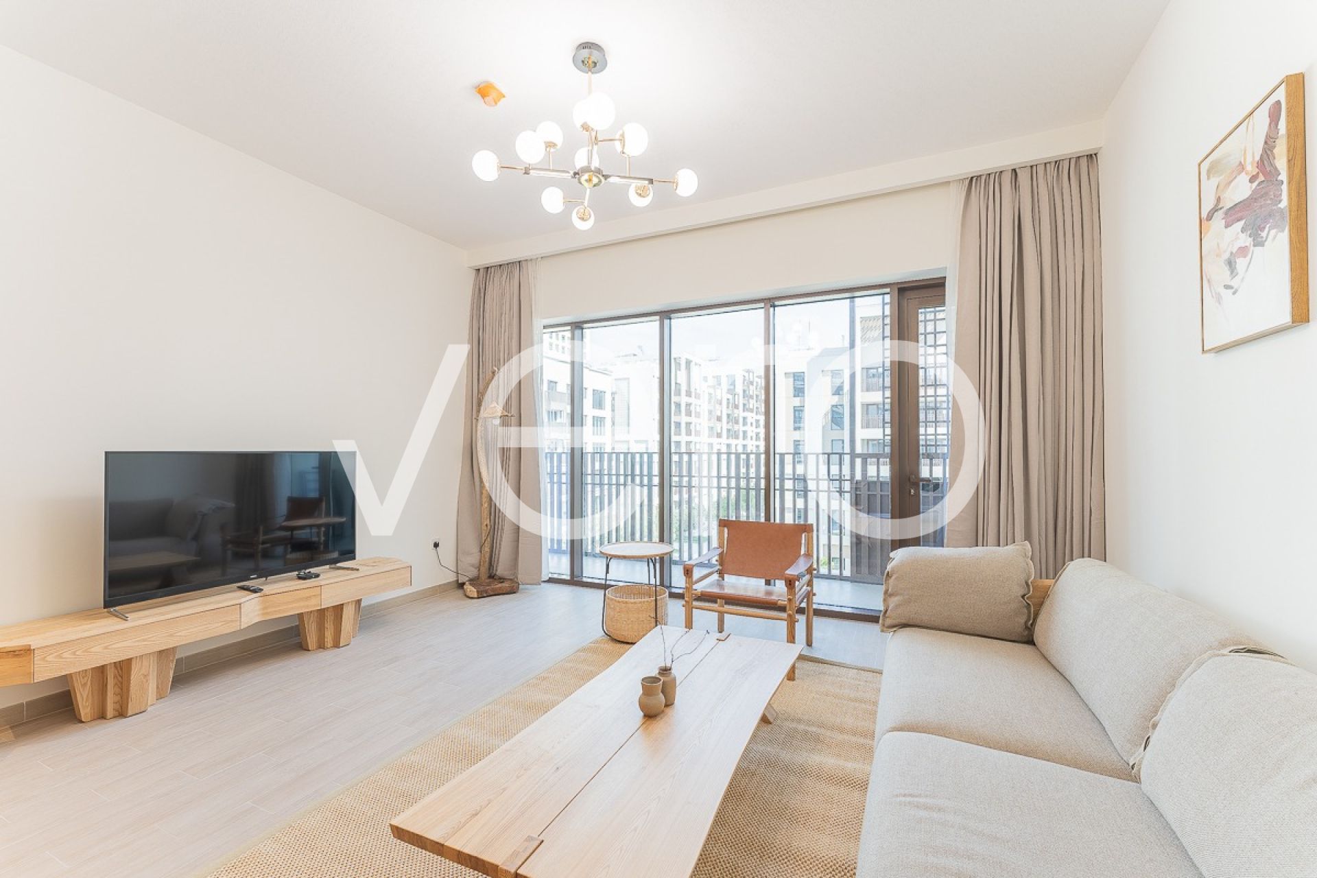 Modern Unit | Large Balcony | Community View