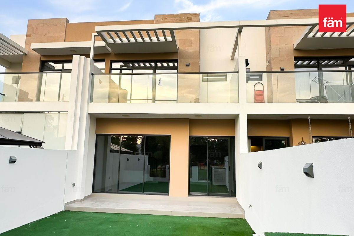 4BR + 5 Baths Villa/Townhouse for Rent | Trinity
