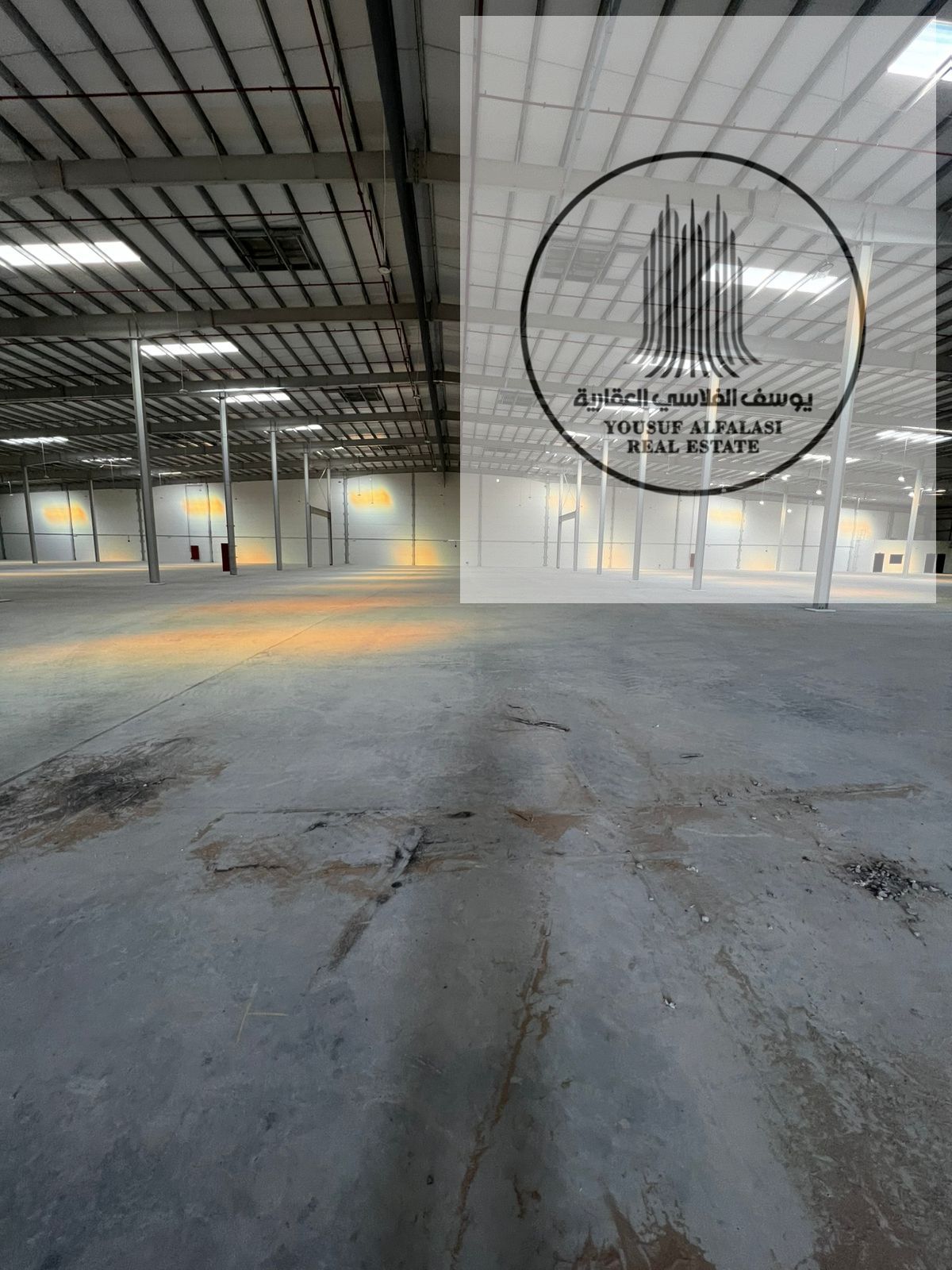 for rent Warehouse space 95,000 sq Electrical 35 kW Rent AED 2,850,000