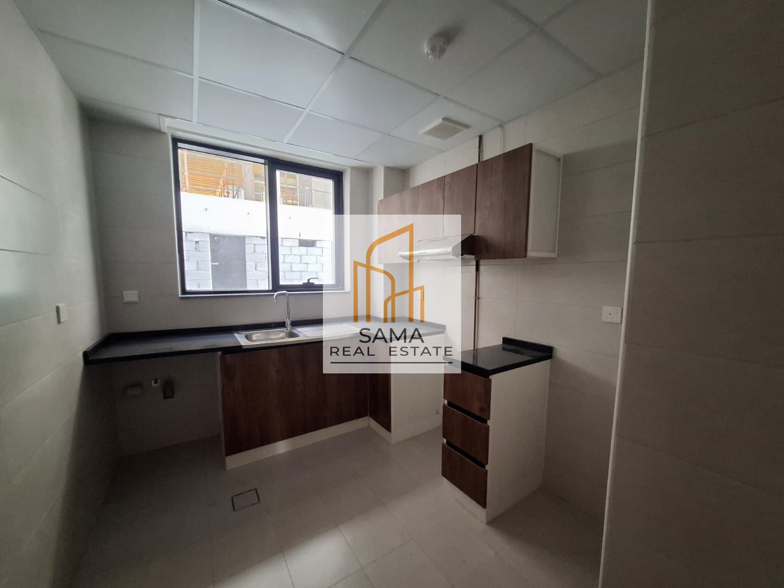 Brand new building 1 bedroom with balcony only 39k in Alzahia