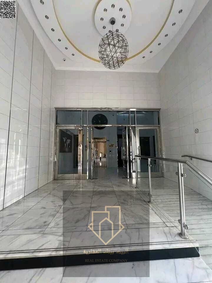 Two-bedroom apartment with spacious layout, fully serviced. Close to Sharjah and Dubai exits. Second tenant. Includes 2 bathrooms and a balcony. Locat