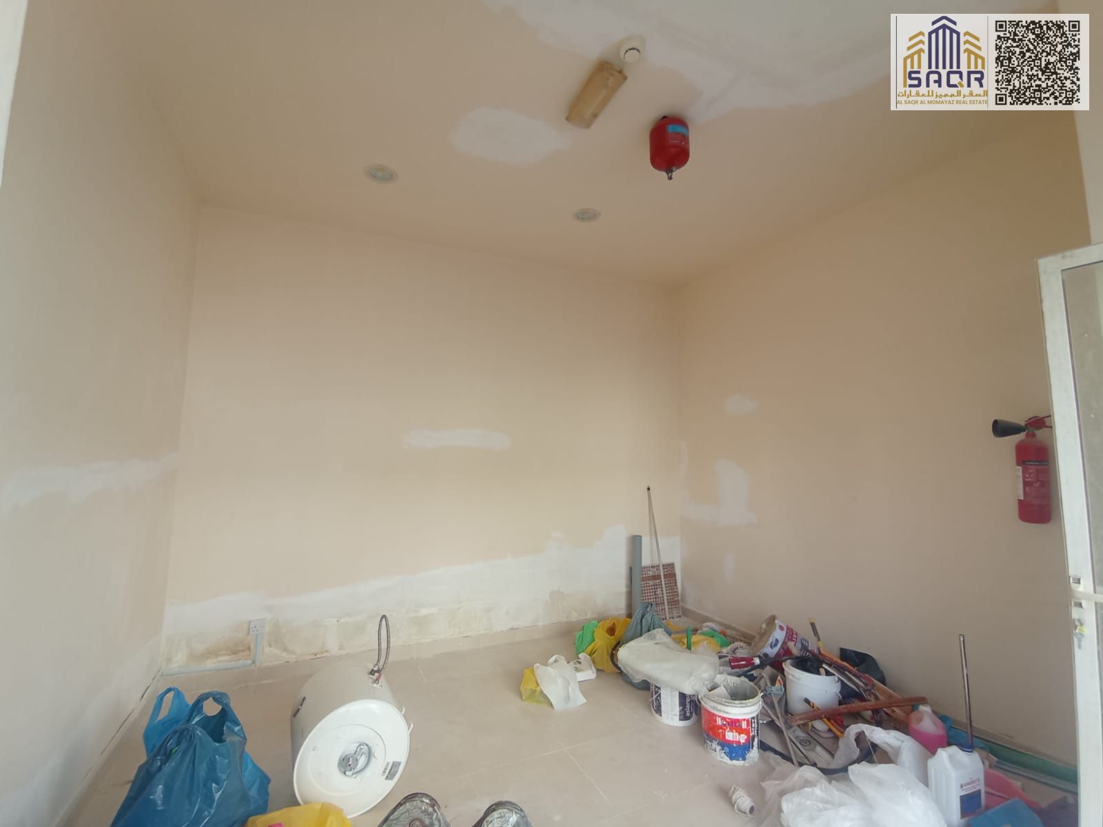 Commercial Shop for Rent at 14,000 AED per Year in a Prime Location Suitable for All Business Activities