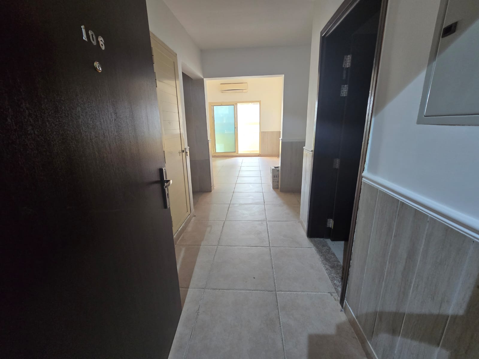 One-bedroom apartment for annual rent in Ajman - Al Rawda. Prime location behind Al Hamidiya Police Station. Balcony with excellent views. Clean and