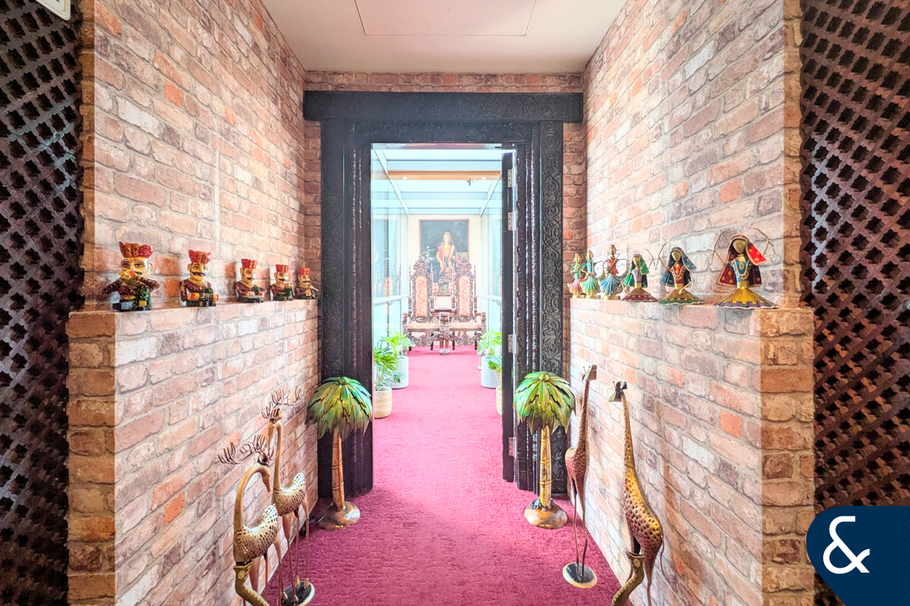 Indian Restaurant | Carlton Downtown Hotel