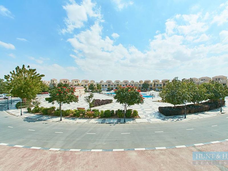 2 Bedroom Townhouse for Rent - Al Hamra Village- Upgraded Next to Pool
